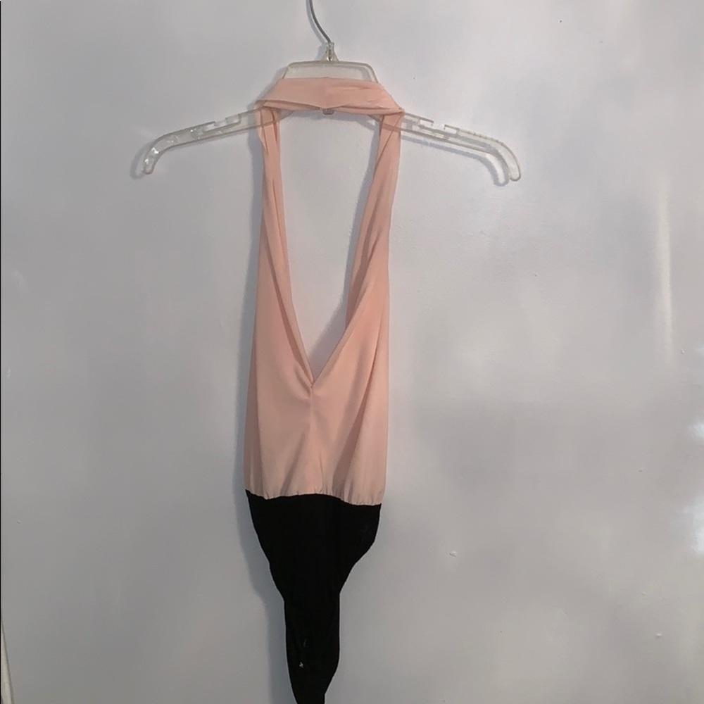 Low cut, Halter Leo